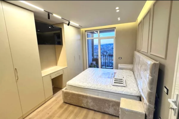 Shtepi ne shitje Apartament ne Tirane, 2+1, Mobilimi E mobiluar, Pagesa 25,300,000  Leke.