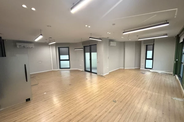 Business Property for Rent 3+1 in Tirana - 4,000 Euro