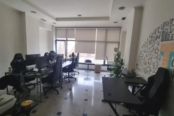 🏢Ambient Biznesi per Shitje te Sheshi Willson, ne Bllok!