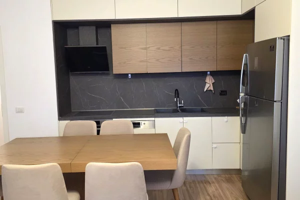 Shtepi ne shitje Apartament ne Tirane, 3+1, Mobilimi E mobiluar, Pagesa 141,000  Euro.