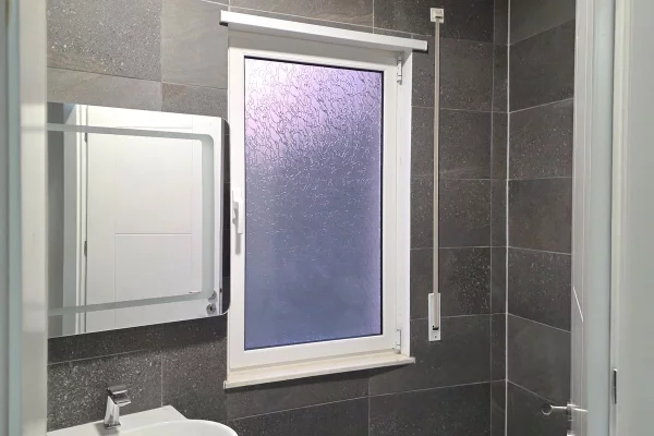 Shtepi ne shitje Apartament ne Tirane, 3+1, Mobilimi E mobiluar, Pagesa 141,000  Euro.