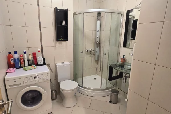 🏙️Jepet Apartament 3+1 per qira per Zyra ne Qender te Tiranes!