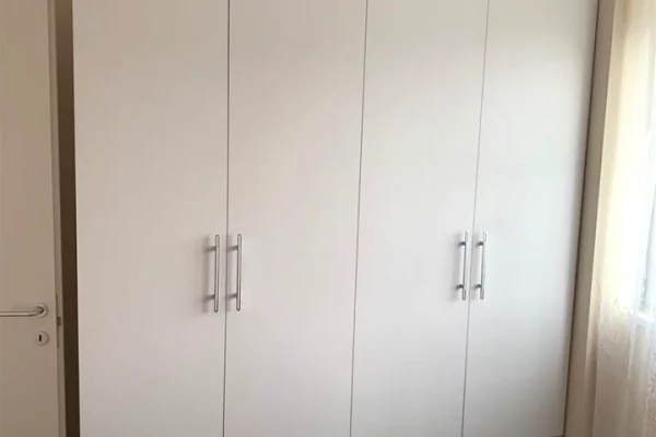 Shtepi me qera Apartament ne Tirane, 2+1, Mobilimi E mobiluar, Pagesa 700  Euro.