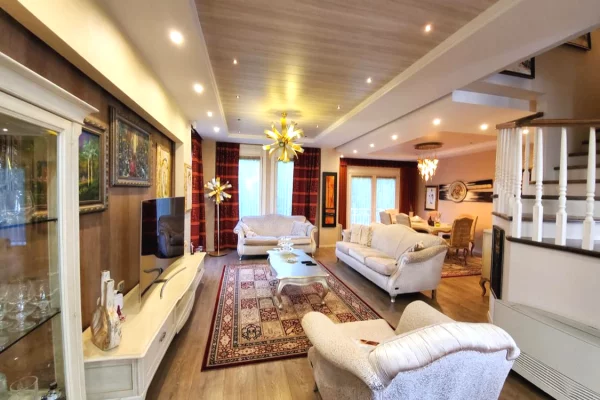 Shtepi ne shitje 5+1 ne Tirane - 975,000 Euro