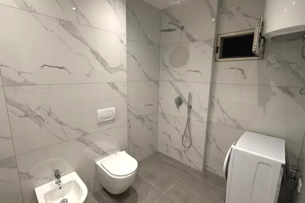 Shtepi ne shitje Apartament ne Tirane, 1+1, Mobilimi E mobiluar, Pagesa 178,000  Euro.