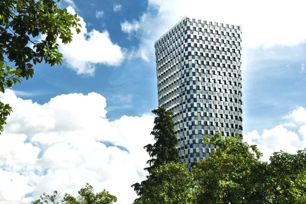 Business Property for Rent 3+1 in Tirana - 1,800,000 Leke