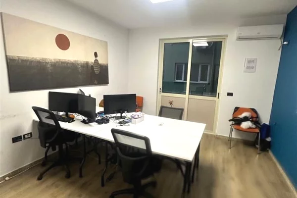 Business Property for Rent 3+1 in Tirana - 2,500 Euro