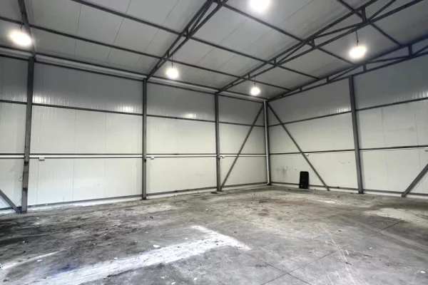 Business Property for Rent 4+1 in Tirana - 1,200 Euro