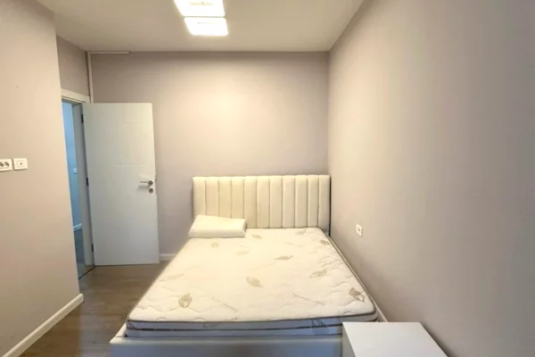 Shtepi ne shitje Duplex(shtepi me 2 kate) ne Tirane, 3+1, Mobilimi E mobiluar, Pagesa 249,900  Euro.