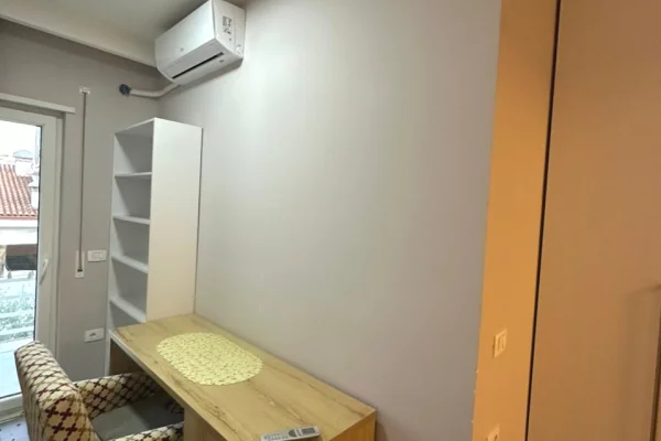 Shtepi ne shitje Duplex(shtepi me 2 kate) ne Tirane, 3+1, Mobilimi E mobiluar, Pagesa 249,900  Euro.