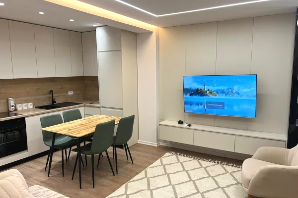 Shtepi me qera 2+1 ne Tirane - 800 Euro