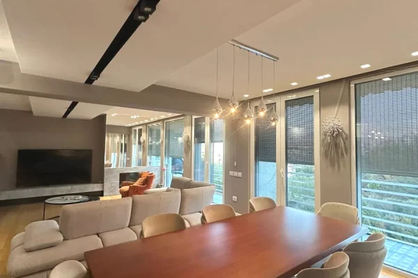 Shtepi me qera 3+1 ne Tirane - 2,000 Euro