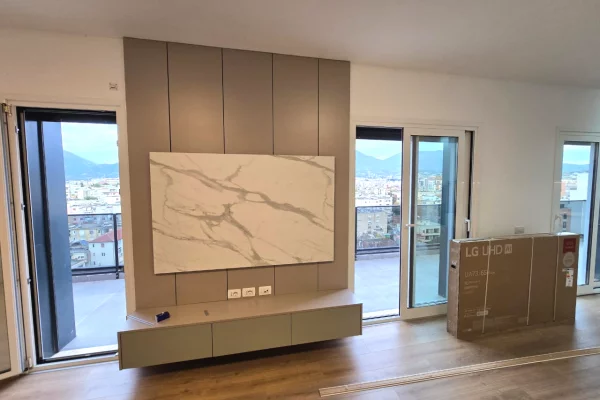 Shtepi me qera 2+1 ne Tirane - 1,400 Euro