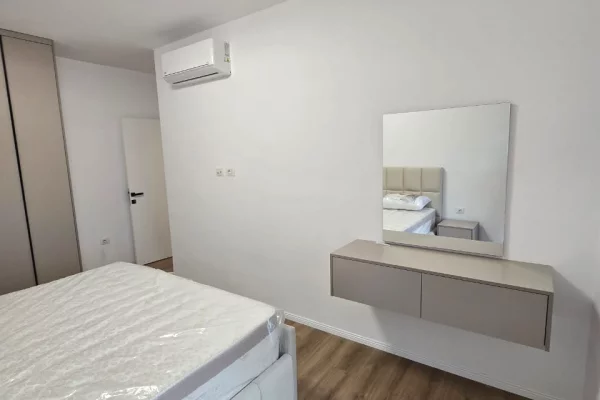 Shtepi me qera Apartament ne Tirane, 2+1, Mobilimi E mobiluar, Pagesa 1,400  Euro.
