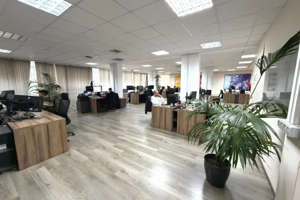 Ambient biznesi me qera 3+1 ne Tirane - 5,940,000 Leke