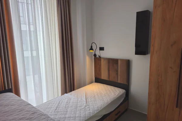 Shtepi me qera Apartament ne Tirane, 2+1, Mobilimi E mobiluar, Pagesa 1,350  Euro.