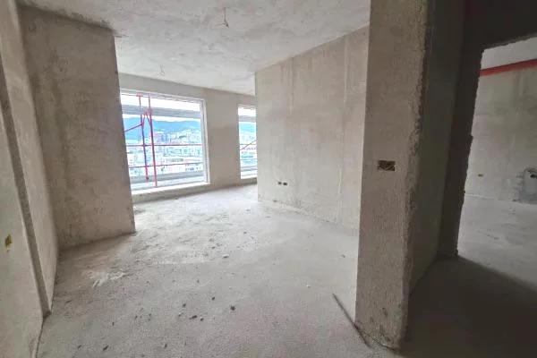 Shtepi ne shitje Apartament ne Tirane, 1+1, Mobilimi Bosh, pa mobiluar, Pagesa 202,000  Euro.