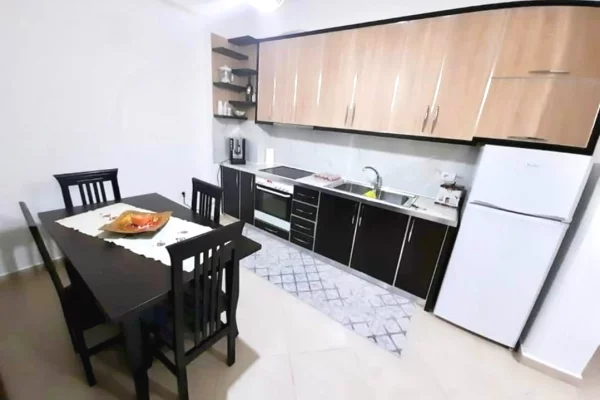 Shtepi me qera 2+1 ne Tirane - 550 Euro