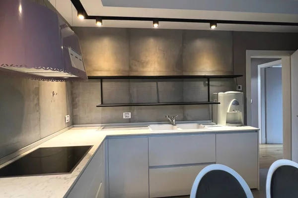 Shtepi me qera Duplex(shtepi me 2 kate) ne Tirane, 3+1, Mobilimi E mobiluar, Pagesa 2,000  Euro.