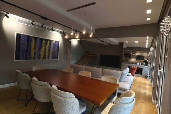 Shtepi me qera 3+1 ne Tirane - 2,000 Euro