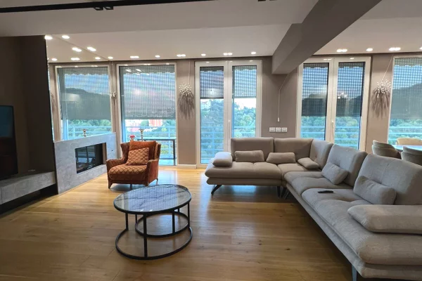 Shtepi me qera 3+1 ne Tirane - 2,000 Euro