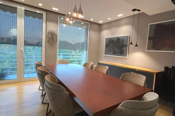 Shtepi me qera Duplex(shtepi me 2 kate) ne Tirane, 3+1, Mobilimi E mobiluar, Pagesa 2,000  Euro.