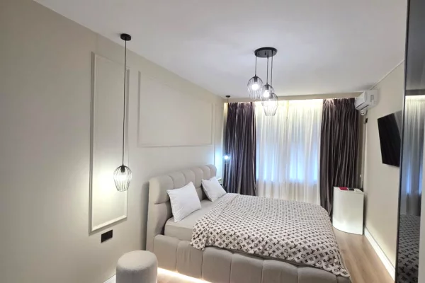 Shtepi ne shitje Apartament ne Tirane, 2+1, Mobilimi E mobiluar, Pagesa 452,000  Euro.