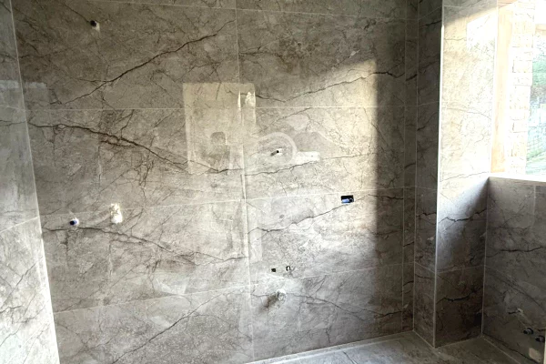 Shtepi me qera Vila Luksoze ne Tirane, 3+1, Mobilimi E mobiluar, Pagesa 2,000  Euro.