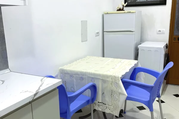 Shtepi me qera 1+1 ne Tirane - 40,000 Leke