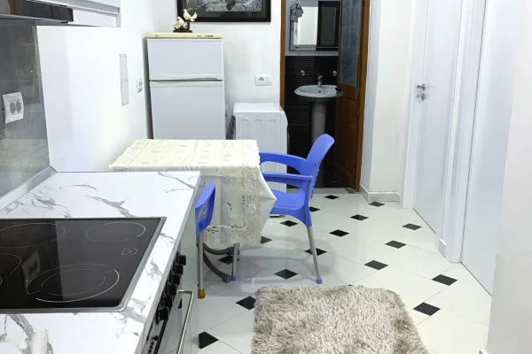 Shtepi me qera 1+1 ne Tirane - 40,000 Leke