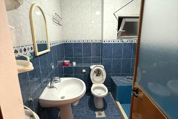 Shtepi ne shitje Apartament ne Tirane, 3+1, Mobilimi Bosh, pa mobiluar, Pagesa 248,000  Euro.