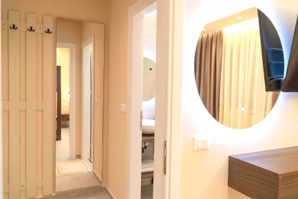 Shtepi ne shitje Apartament ne Sarande, 3+1, Mobilimi E mobiluar, Pagesa 313,900  Euro.