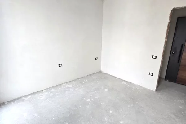 Shtepi ne shitje Apartament ne Tirane, 2+1, Mobilimi Bosh, pa mobiluar, Pagesa 212,200  Euro.