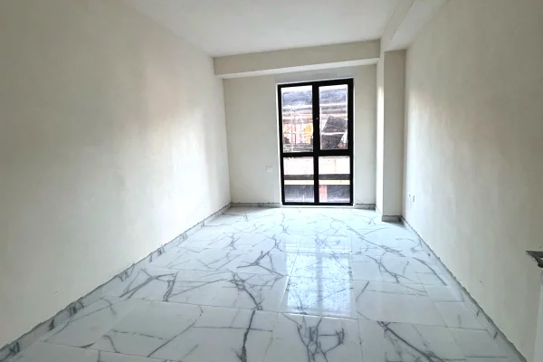 Shtepi ne shitje Apartament ne Tirane, 3+1, Mobilimi Bosh, pa mobiluar, Pagesa 207,800  Euro.