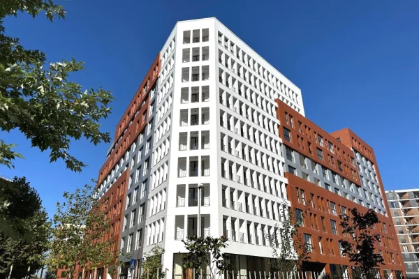 Shtepi ne shitje Apartament ne Tirane, 3+1, Mobilimi Bosh, pa mobiluar, Pagesa 207,800  Euro.