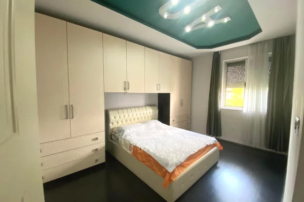 Shtepi ne shitje Apartament ne Tirane, 2+1, Mobilimi E mobiluar, Pagesa 168,000,000  Leke.