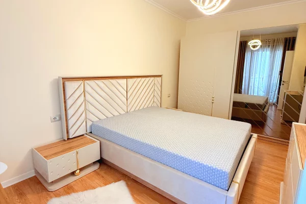 Shtepi me qera Apartament ne Tirane, 2+1, Mobilimi E mobiluar, Pagesa 1,100  Euro.