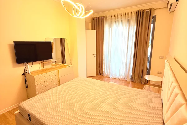 Shtepi me qera Apartament ne Tirane, 2+1, Mobilimi E mobiluar, Pagesa 1,100  Euro.