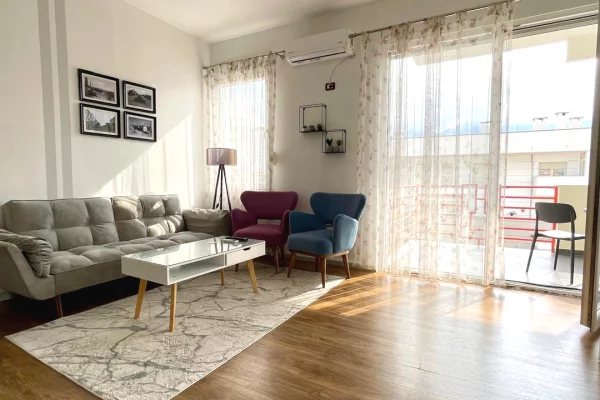 Shtepi me qera 1+1 ne Tirane - 650 Euro