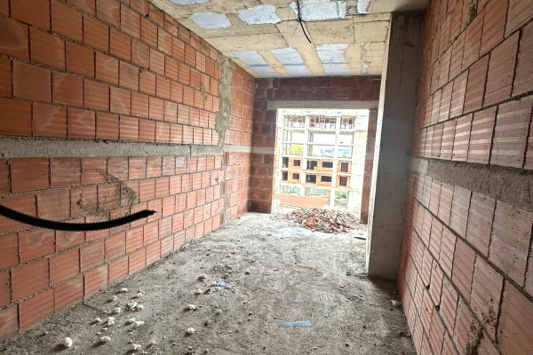 Shtepi ne shitje 2+1 ne Tirane - 185,000 Euro