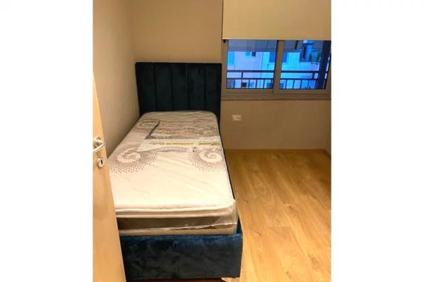 Shtepi ne shitje Apartament ne Tirane, 2+1, Mobilimi E mobiluar, Pagesa 195,000  Euro.