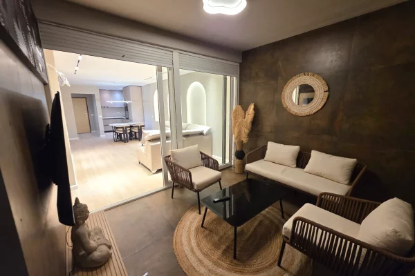 Shtepi ne shitje Apartament ne Tirane, 2+1, Mobilimi E mobiluar, Pagesa 320,000  Euro.