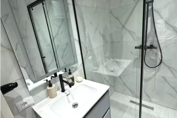 Shtepi ne shitje Apartament ne Tirane, Garsoniere, Mobilimi E mobiluar, Pagesa 57,000  Euro.