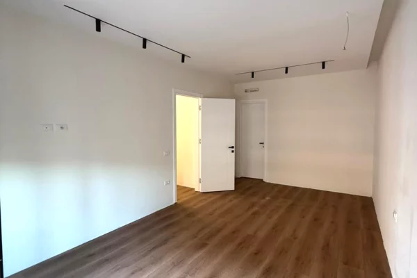 Shtepi ne shitje 2+1 ne Tirane - 330,000 Euro