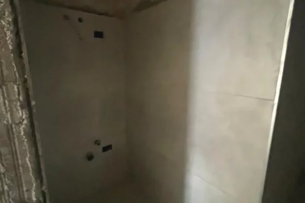 Shtepi ne shitje Apartament ne Tirane, 3+1, Mobilimi Bosh, pa mobiluar, Pagesa 340,000  Euro.