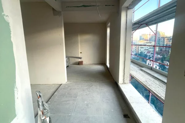 Shtepi ne shitje Apartament ne Tirane, 3+1, Mobilimi Bosh, pa mobiluar, Pagesa 340,000  Euro.