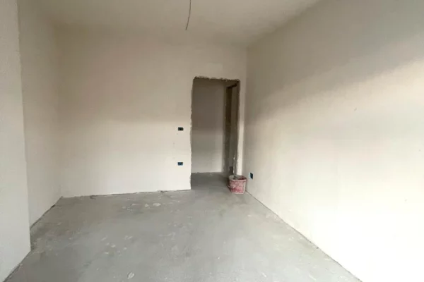 Shtepi ne shitje Apartament ne Tirane, 3+1, Mobilimi Bosh, pa mobiluar, Pagesa 340,000  Euro.