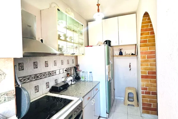 Shtepi ne shitje Apartament ne Tirane, 2+1, Mobilimi E mobiluar, Pagesa 130,000,000  Leke.