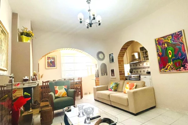 Shtepi ne shitje 2+1 ne Tirane - 130,000,000 Leke