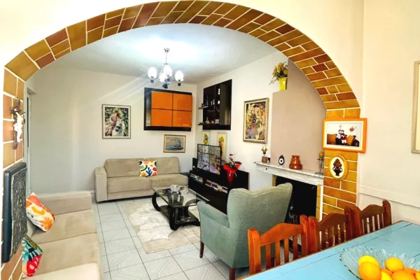 Shtepi ne shitje 2+1 ne Tirane - 130,000,000 Leke